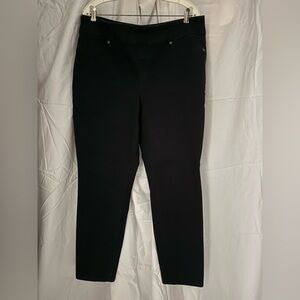 Chicos Slim leg Jeans